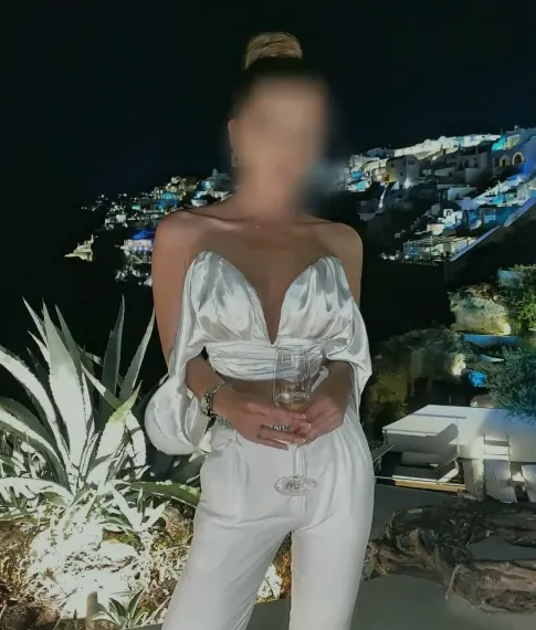 Andrea, 31