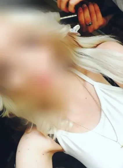 Astrid, 37