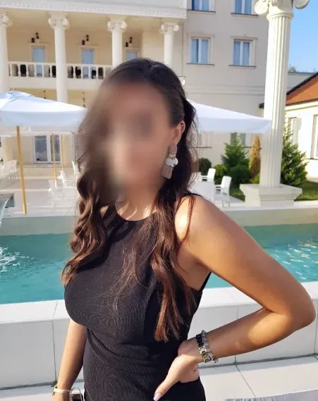Cecilie, 29