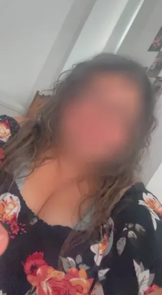 Ellen, 33