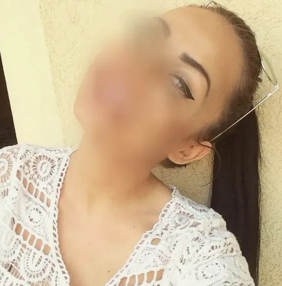 Ellie, 31