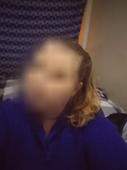 Julie, 34