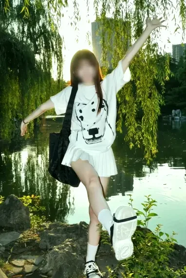 Karoline, 34