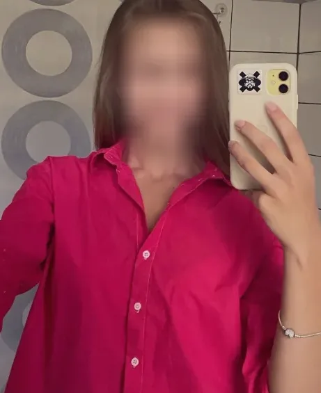 Laura, 27