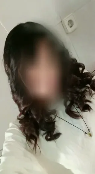 Leyla, 18