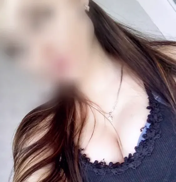 Louise, 26