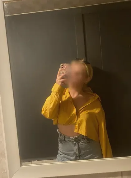 Nora, 23