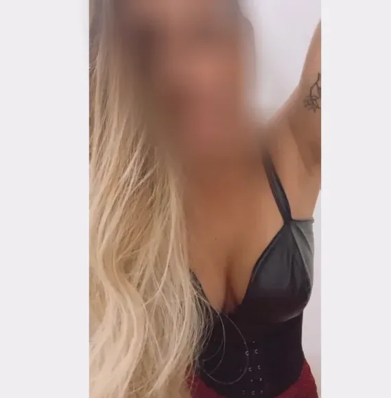 Olivia, 37