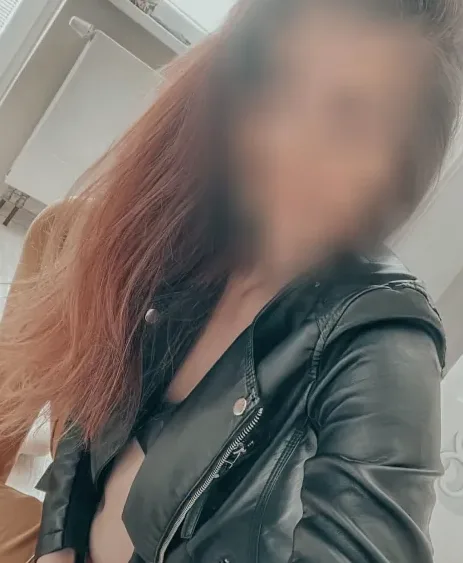 Olivia, 24