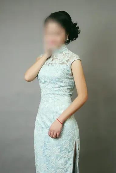 Rosa, 28