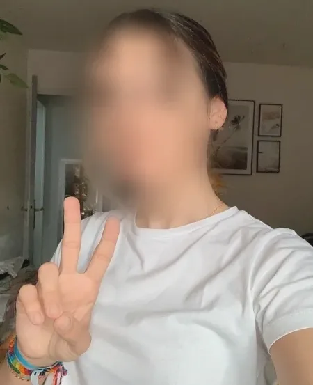 Signe, 29