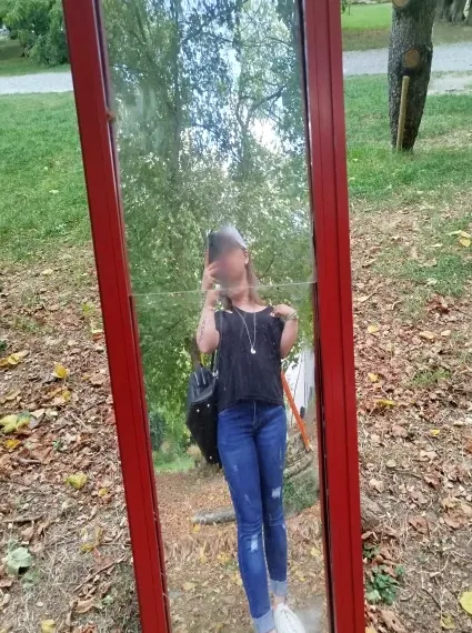 Tina, 27