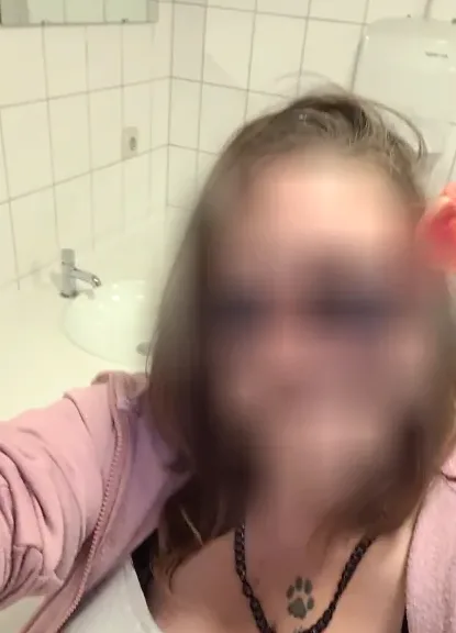 Vilma, 33